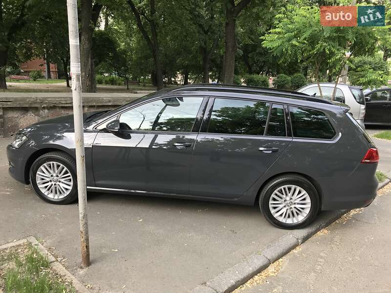Универсал Volkswagen Golf 2014 в Киеве