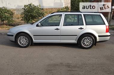 Универсал Volkswagen Golf 2000 в Виннице