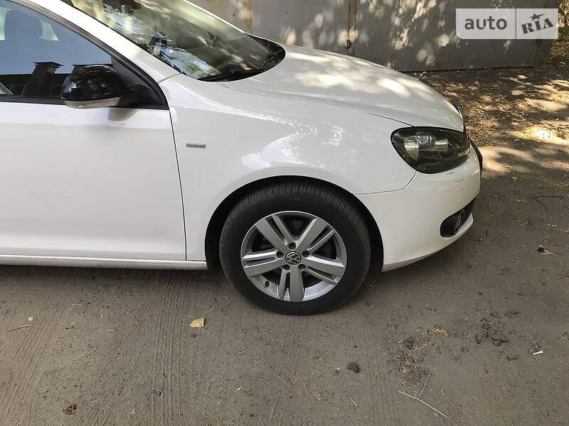 Універсал Volkswagen Golf 2013 в Києві