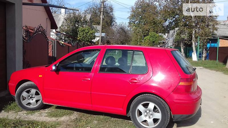Хетчбек Volkswagen Golf 1999 в Чернівцях