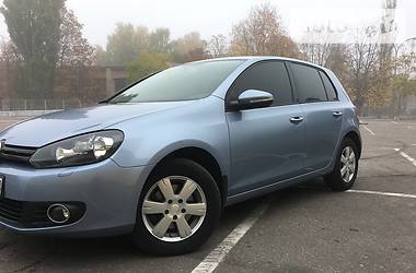 Хэтчбек Volkswagen Golf 2010 в Кропивницком