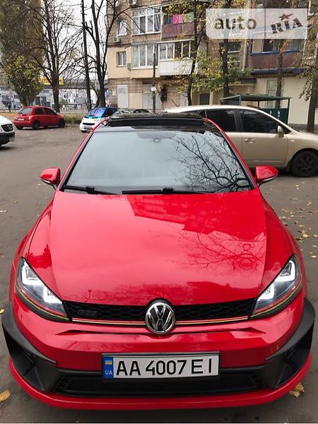 Хетчбек Volkswagen Golf 2016 в Києві
