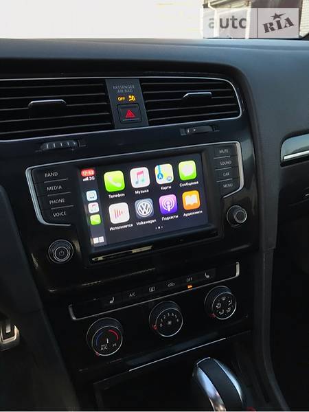 Хетчбек Volkswagen Golf 2016 в Києві