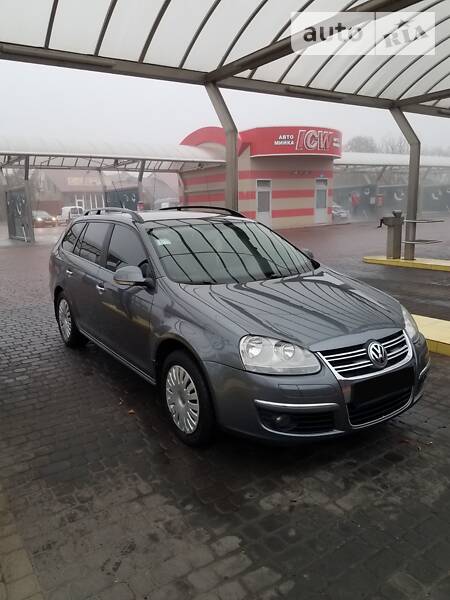 Универсал Volkswagen Golf 2008 в Остроге