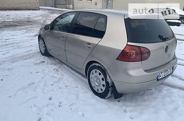 Хетчбек Volkswagen Golf 2004 в 