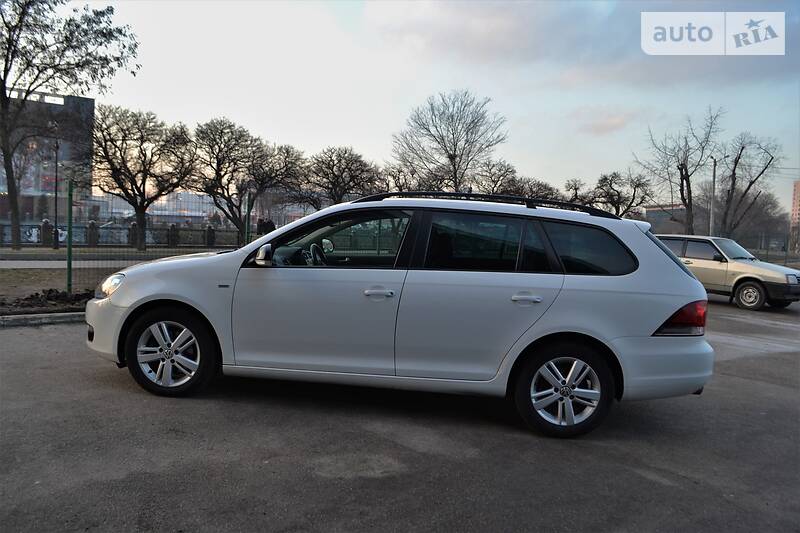 Універсал Volkswagen Golf 2013 в Харкові