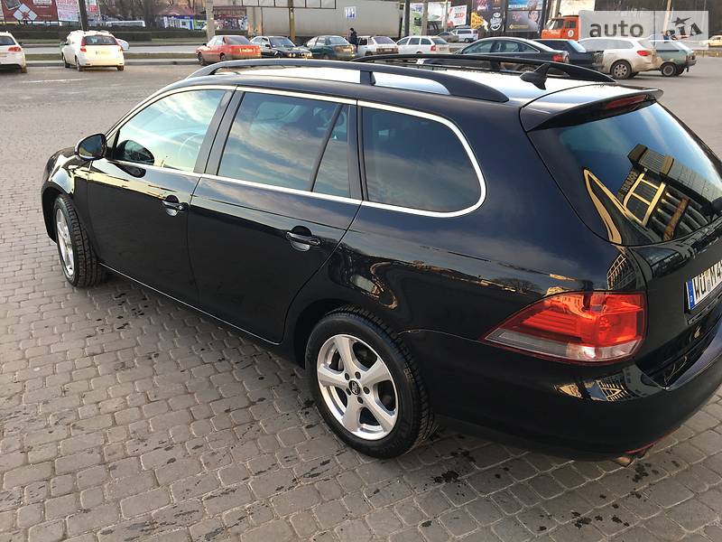 Універсал Volkswagen Golf 2009 в Тернополі