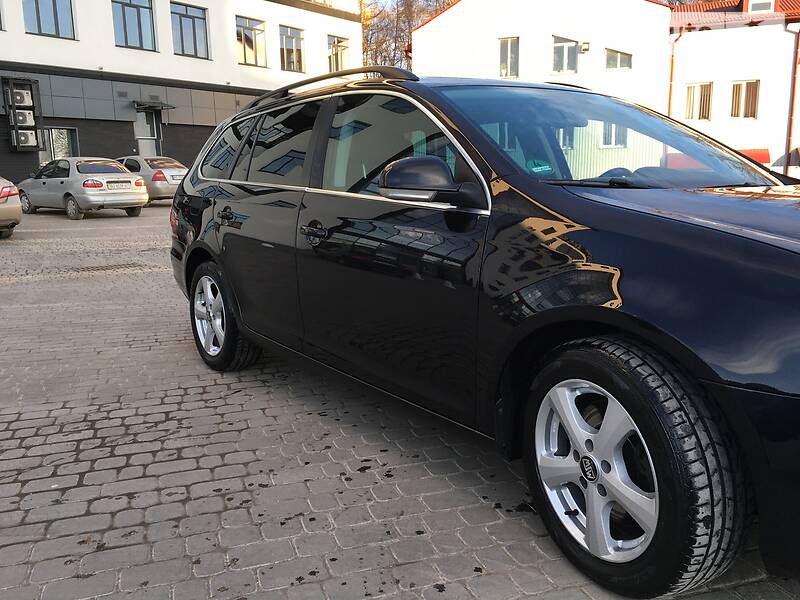 Універсал Volkswagen Golf 2009 в Тернополі