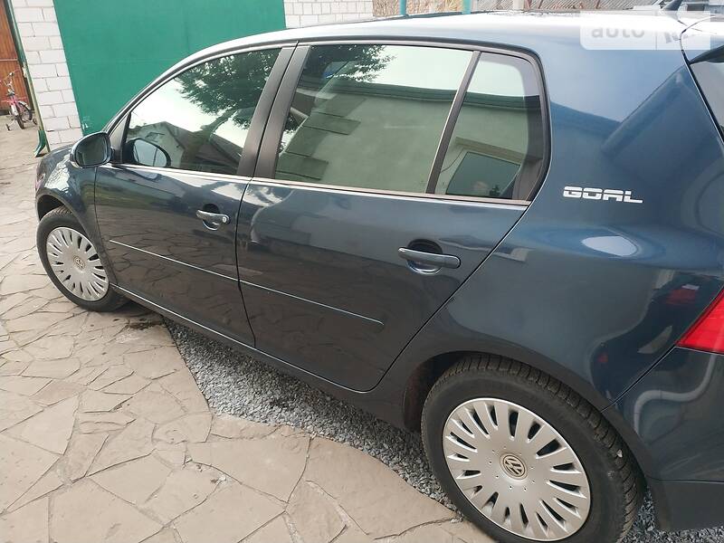 Хэтчбек Volkswagen Golf 2006 в Львове