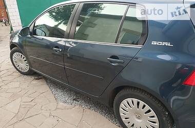 Хетчбек Volkswagen Golf 2006 в 