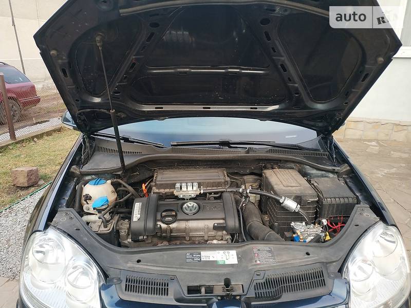 Хэтчбек Volkswagen Golf 2006 в Львове