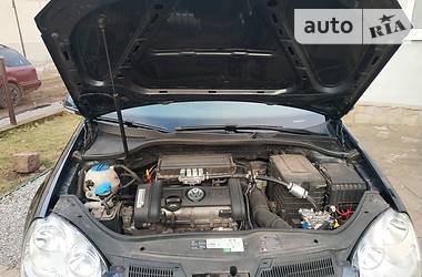 Хетчбек Volkswagen Golf 2006 в 