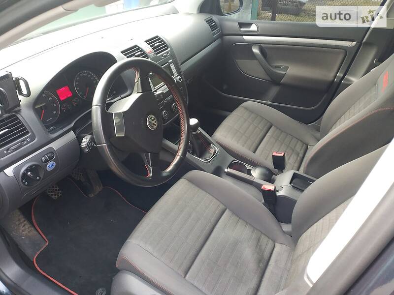 Хэтчбек Volkswagen Golf 2006 в Львове