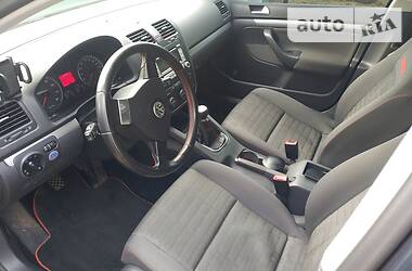 Хетчбек Volkswagen Golf 2006 в 