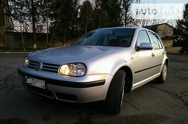 Хетчбек Volkswagen Golf 2002 в 