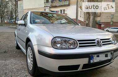 Хетчбек Volkswagen Golf 2002 в 