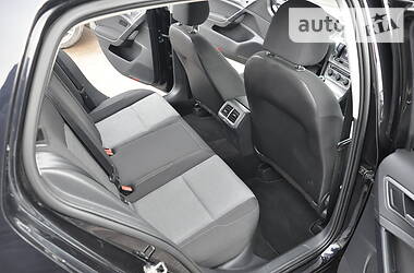 Хетчбек Volkswagen Golf 2013 в 