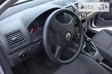 Хэтчбек Volkswagen Golf 2009 в Виннице