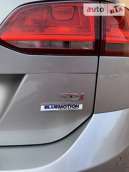 Універсал Volkswagen Golf 2014 в Золочеві