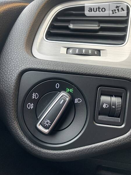 Універсал Volkswagen Golf 2014 в Золочеві