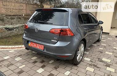 Хетчбек Volkswagen Golf 2015 в 