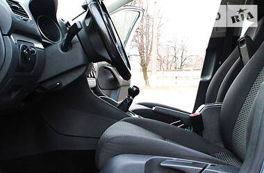 Універсал Volkswagen Golf 2012 в 
