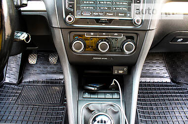 Універсал Volkswagen Golf 2012 в 