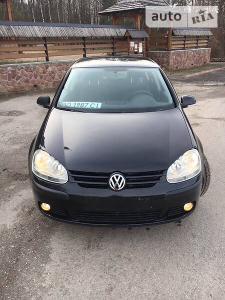 Хэтчбек Volkswagen Golf 2004 в Тернополе