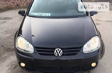 Хетчбек Volkswagen Golf 2004 в 