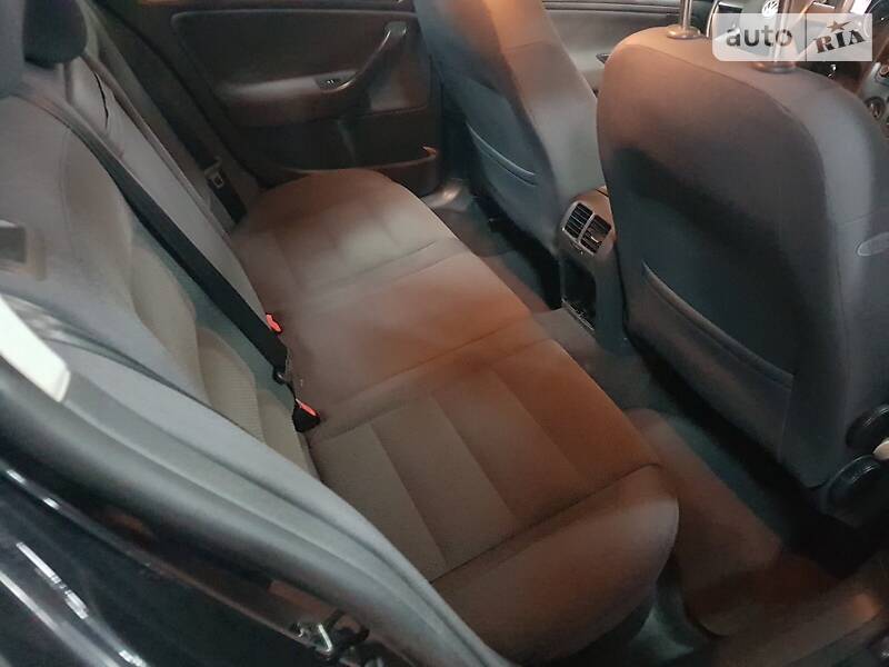 Хэтчбек Volkswagen Golf 2004 в Тернополе