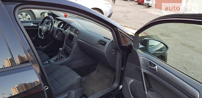 Хетчбек Volkswagen Golf 2013 в Києві
