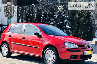 Хетчбек Volkswagen Golf 2008 в 