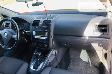 Хетчбек Volkswagen Golf 2008 в 