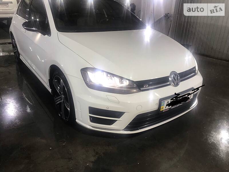 Хетчбек Volkswagen Golf 2015 в Києві