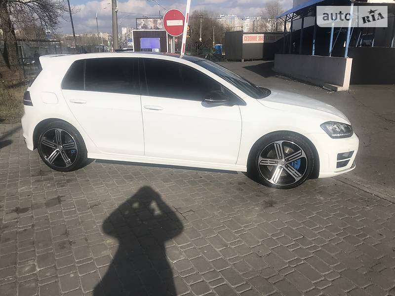 Хетчбек Volkswagen Golf 2015 в Києві