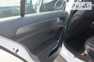 Хетчбек Volkswagen Golf 2018 в 