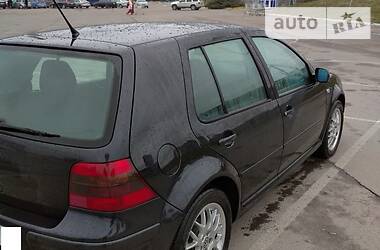 Хетчбек Volkswagen Golf 2000 в 