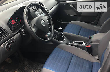 Хетчбек Volkswagen Golf 2007 в 