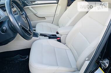Універсал Volkswagen Golf 2015 в 