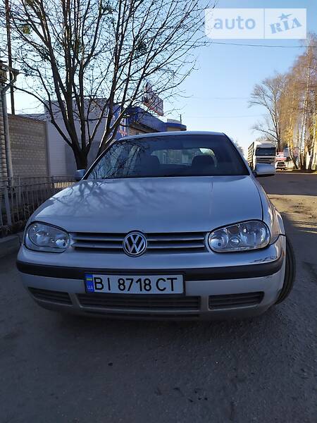 Хетчбек Volkswagen Golf 1998 в 