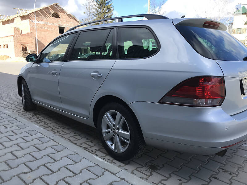 Універсал Volkswagen Golf 2012 в Луцьку