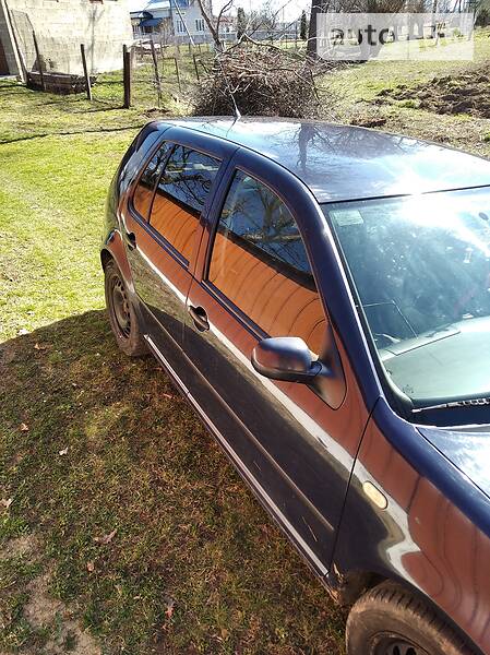 Хэтчбек Volkswagen Golf 1999 в Снятине