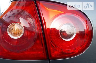 Хетчбек Volkswagen Golf 2007 в 