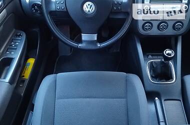 Хетчбек Volkswagen Golf 2008 в 