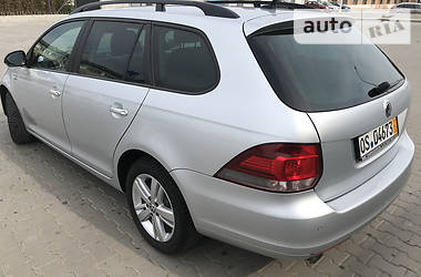 Універсал Volkswagen Golf 2012 в 
