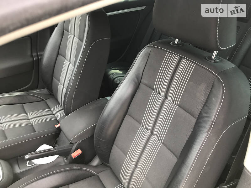 Універсал Volkswagen Golf 2012 в Луцьку