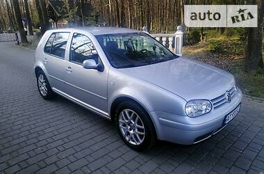 Хетчбек Volkswagen Golf 2003 в 