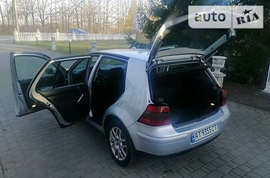 Хетчбек Volkswagen Golf 2003 в 
