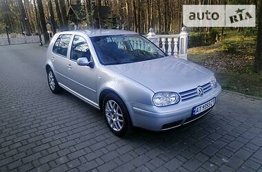 Хетчбек Volkswagen Golf 2003 в 