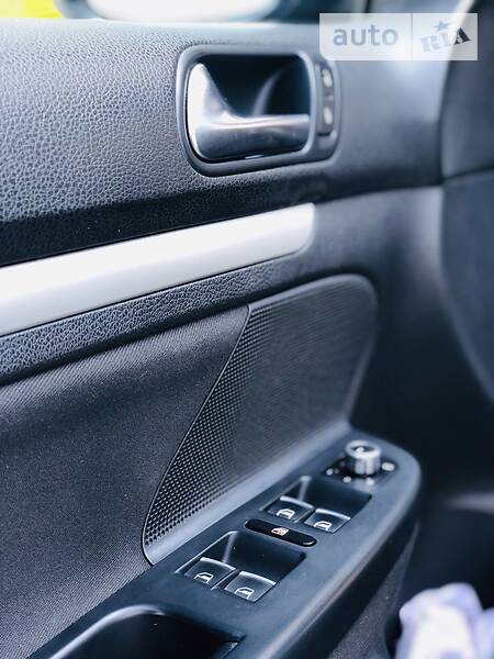 Універсал Volkswagen Golf 2010 в Сваляві